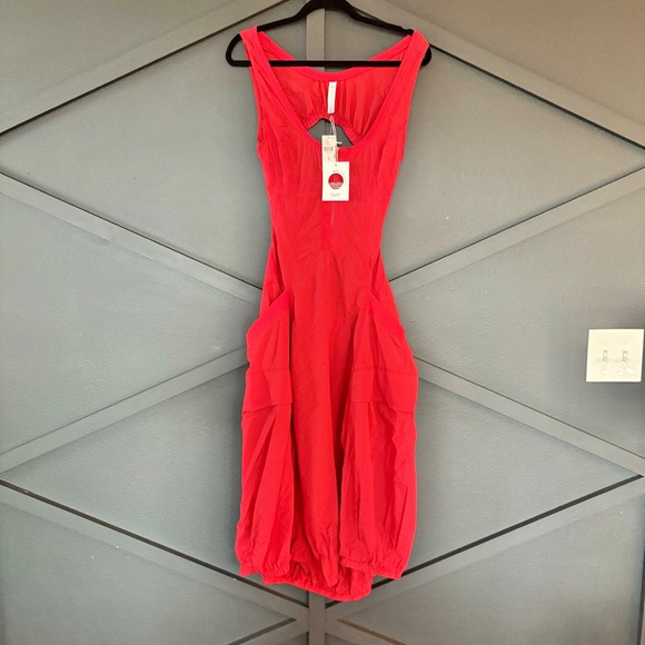 $128‎ NWT Anthropologie Daily Practice Fastpack Bubble Hem Red Midi Dress SZ MED